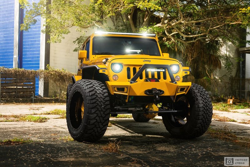 Jeep Вранглер желтый