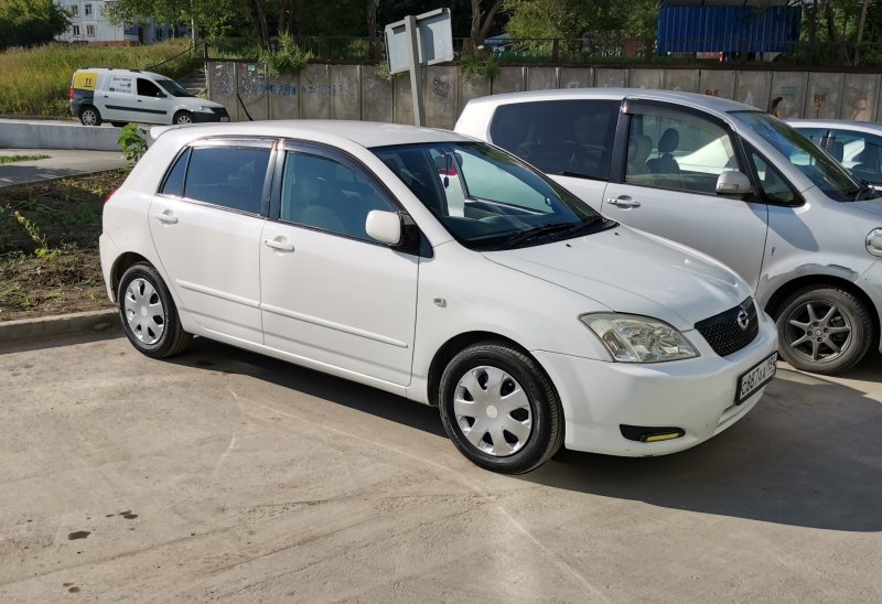 Toyota Corolla Runx r16