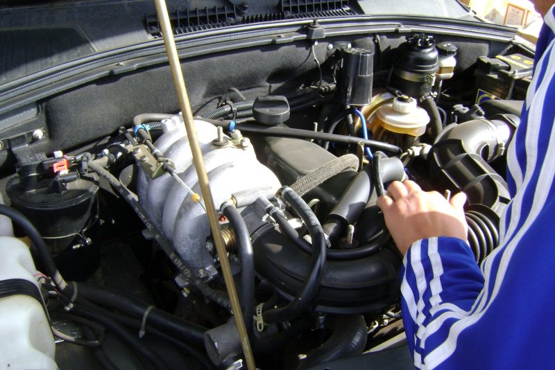 Chevrolet Nica подкапотное пространство