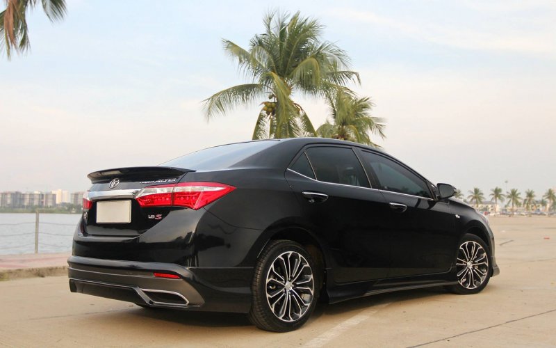 Тойота Corolla 180