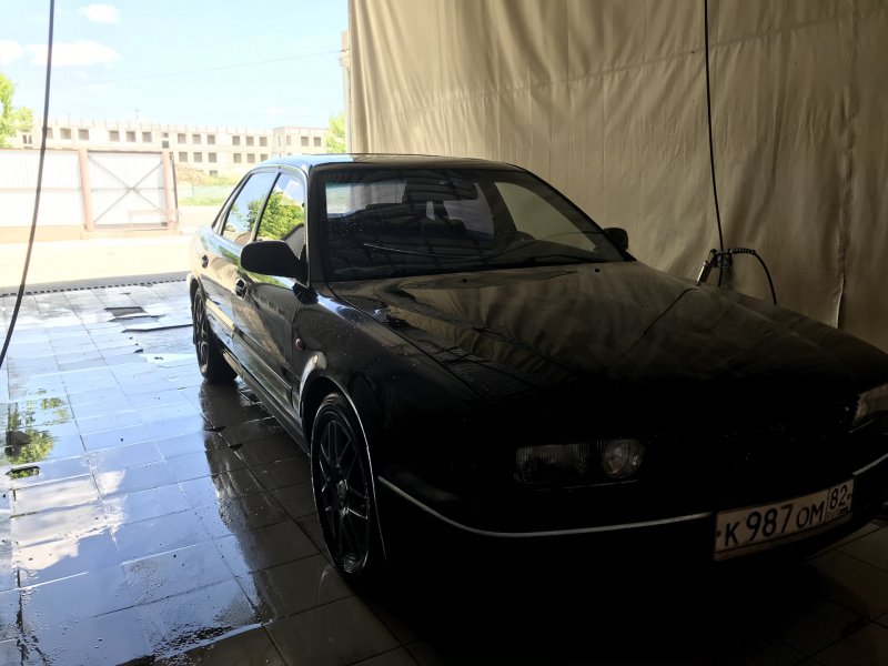 Mitsubishi Sigma 1991 -под капотом