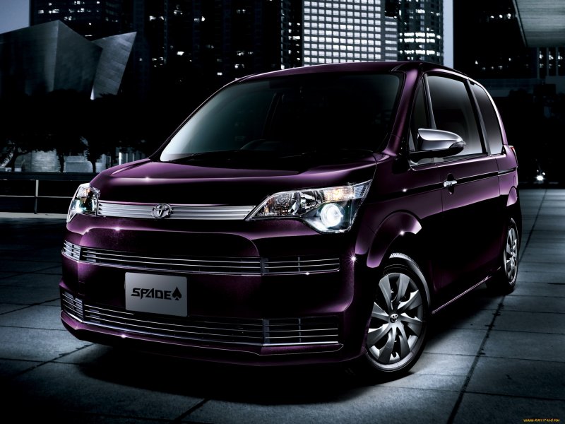 Toyota Spade 2015