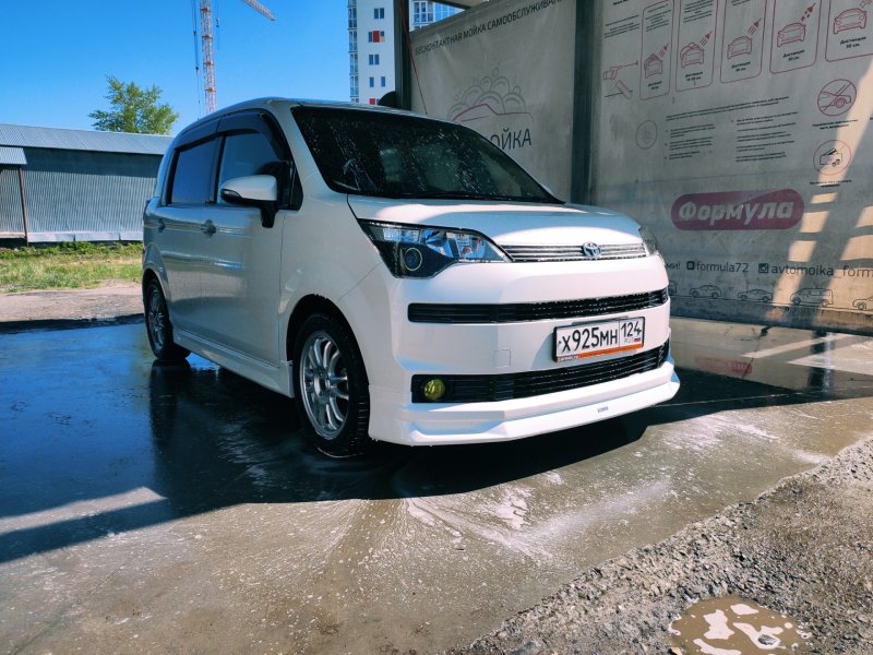 Toyota BB Modellista