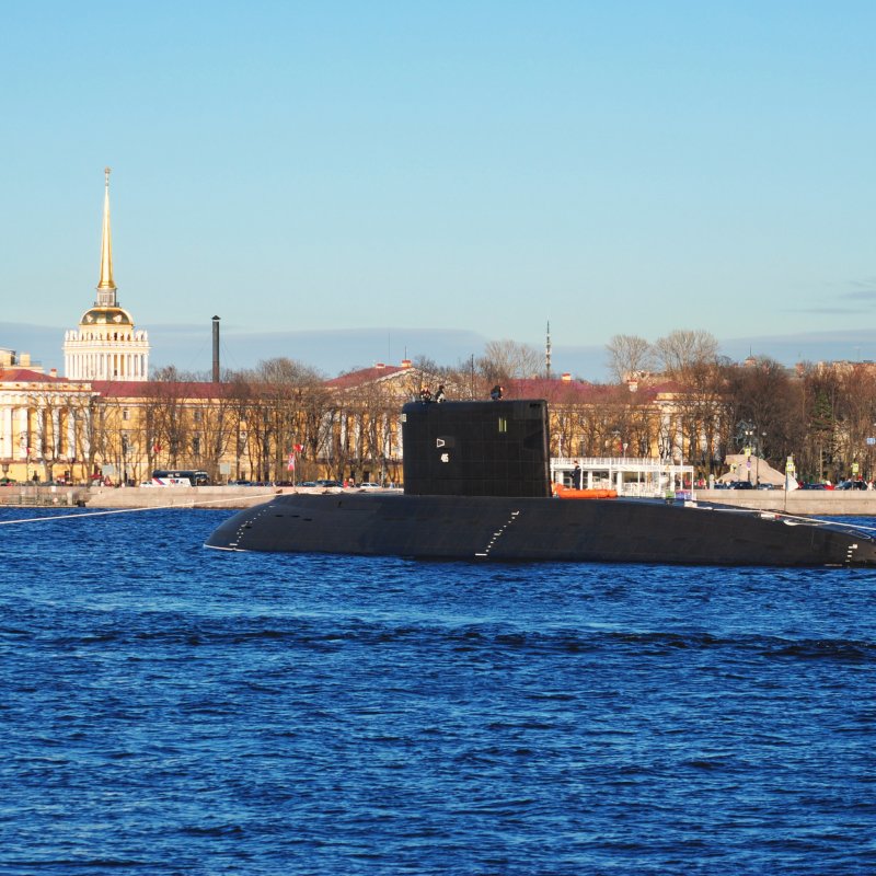 С-Петербург подводная лодка на Неве