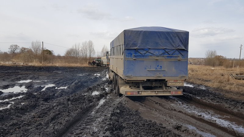 МАЗ 536 В грязи