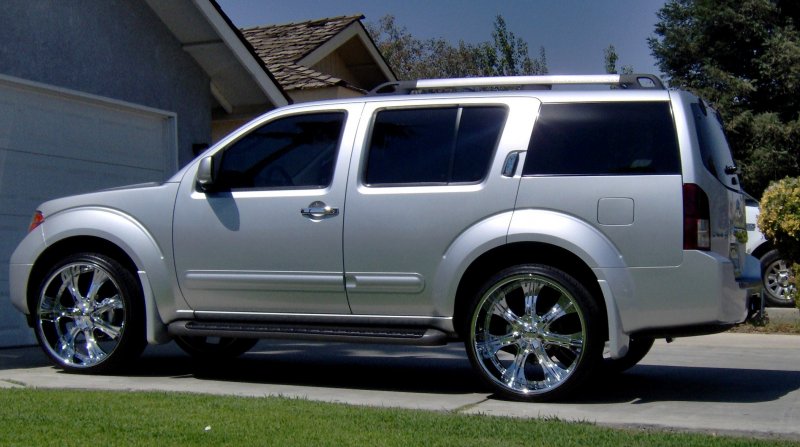 Nissan Pathfinder r21