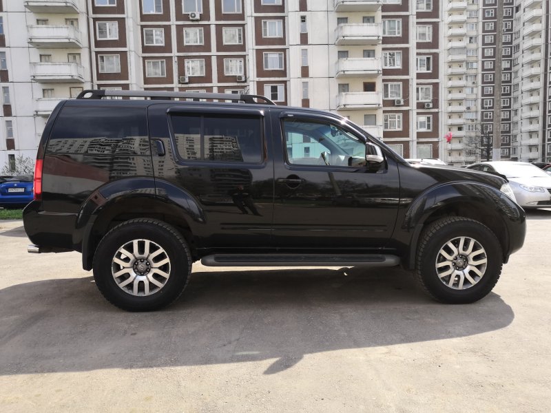 Nissan Pathfinder r51 Black