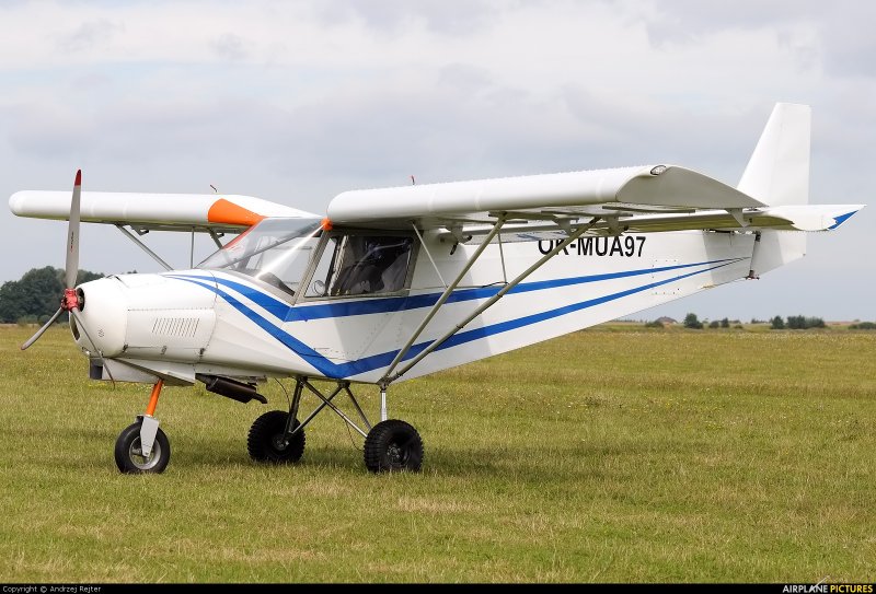 Самолёт stol 701 летит