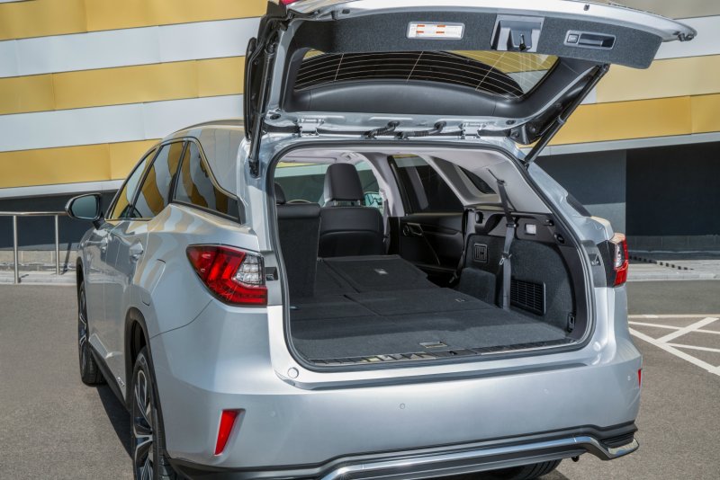 Lexus RX 2020 багажник