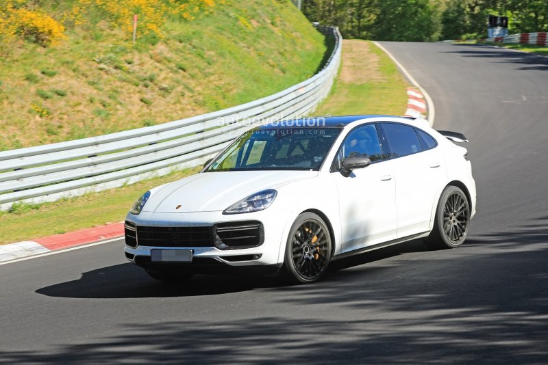 Porsche Cayenne Coupe GTS 2021