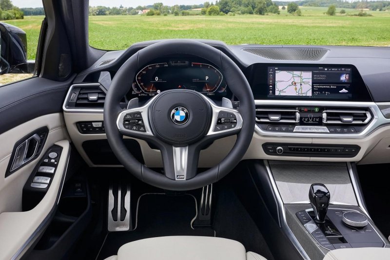 BMW 3 Series 2020 салон