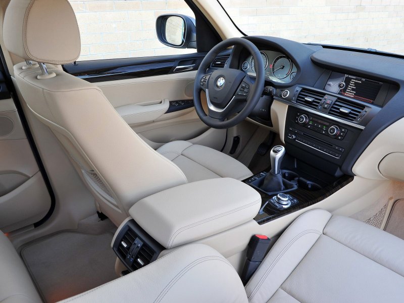 BMW x3 с белым салоном