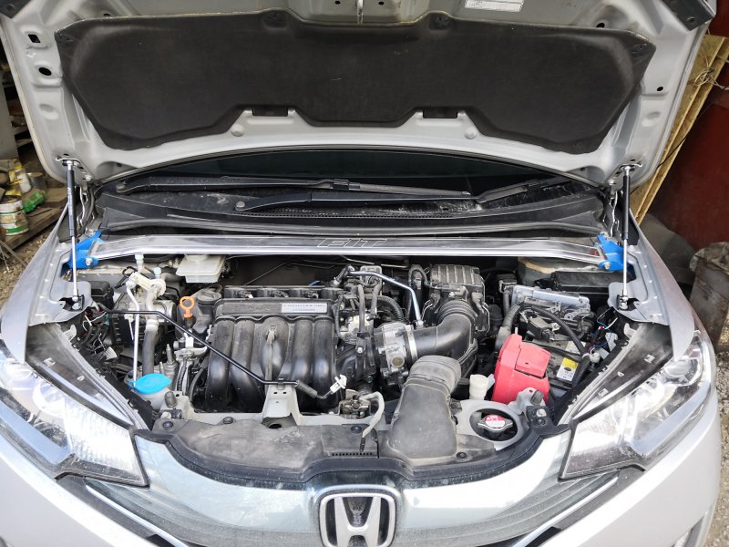 Honda Fit 2008 под капотом