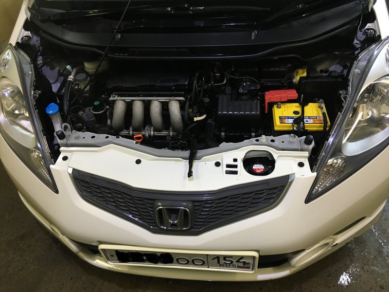Honda Fit 2008 под капотом
