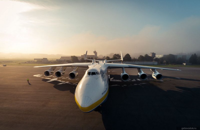 Самый большой самолет в мире АН-225 Мрия