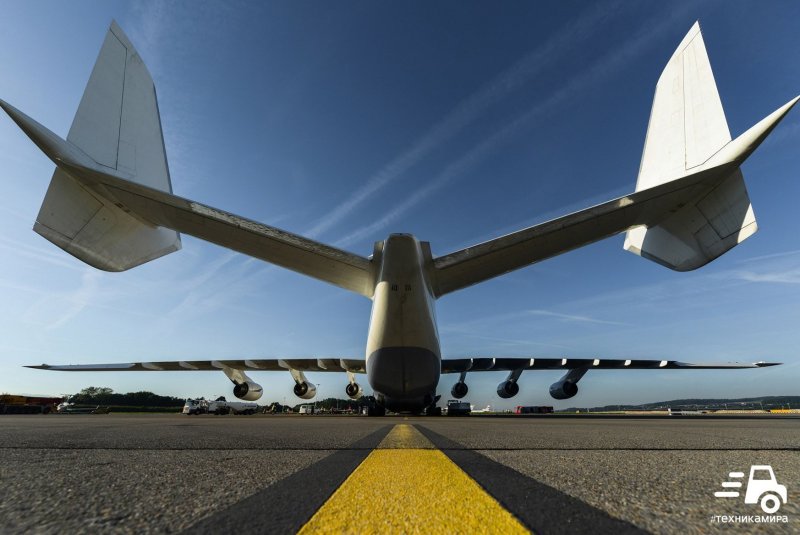 АН-225 Мрия кабина
