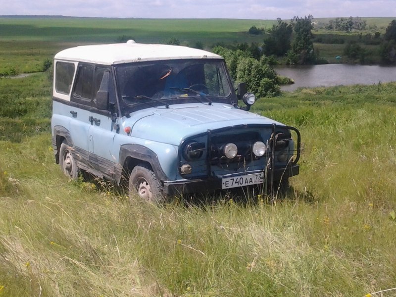 УАЗ 31519 на 35 колесах