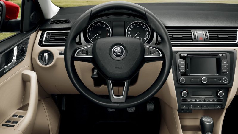 Skoda Rapid 2018 фото панели