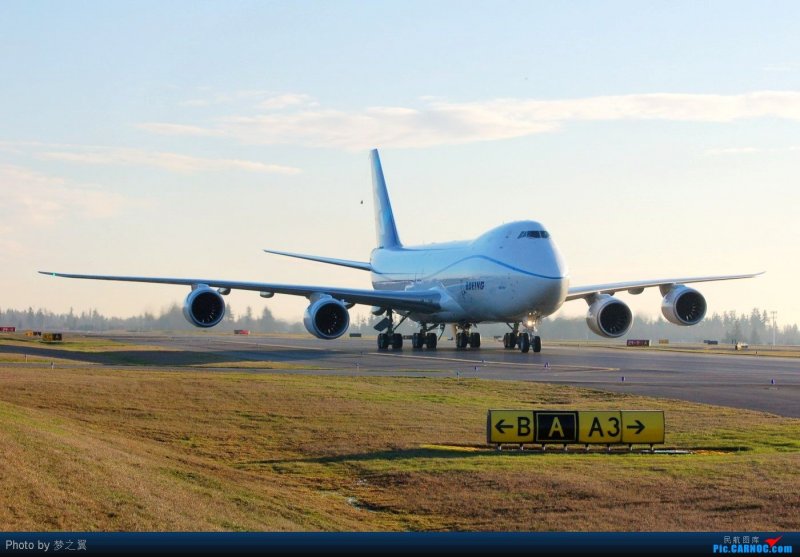 Boeing 777-300 и Boeing 747