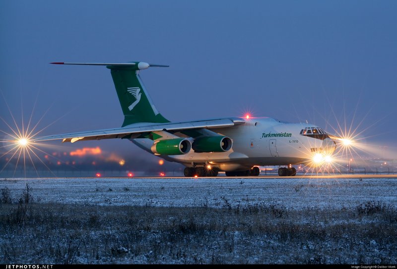 АН 124 И Боинг 747