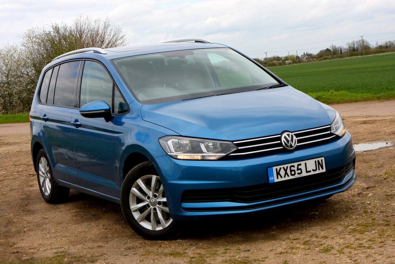 Volkswagen Touran 2016 салон