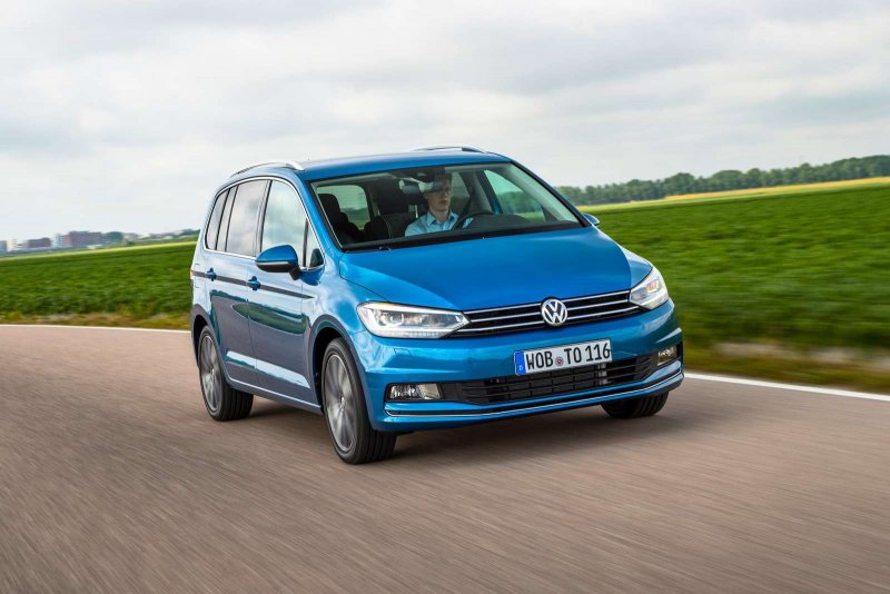 Volkswagen Touran, 2011 багажник