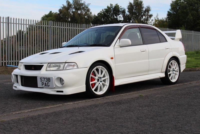 Mitsubishi Lancer Evolution 6 Black