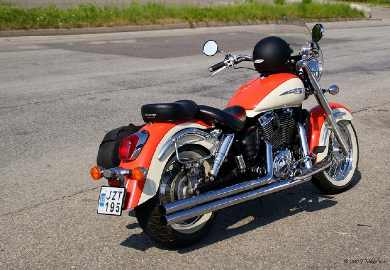 Honda Shadow 1100 White