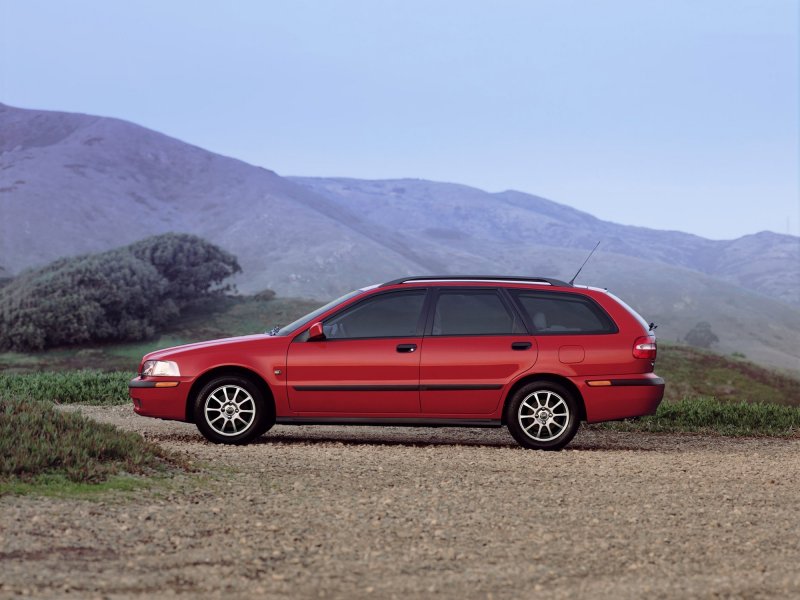 Volvo v40 2002