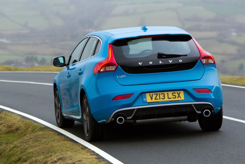 Volvo v40 i Рестайлинг