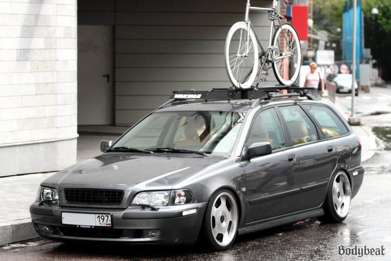 Volvo v40 универсал