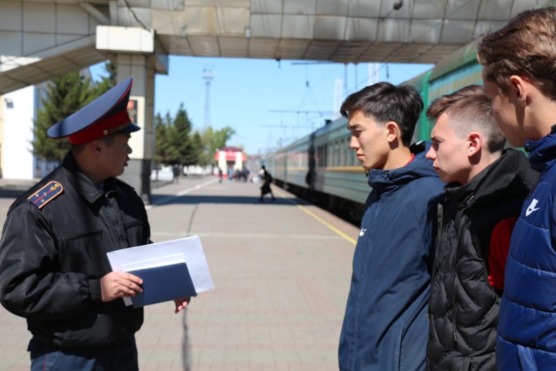 Есть полицейские поезда