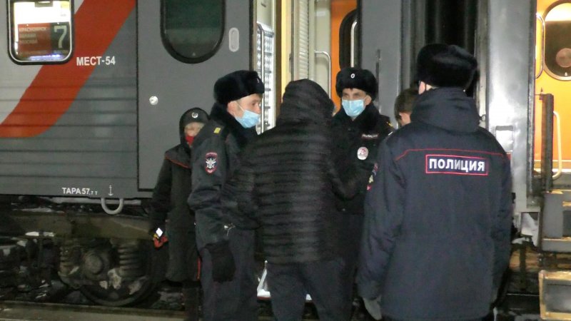 Полицейский в общественном транспорте