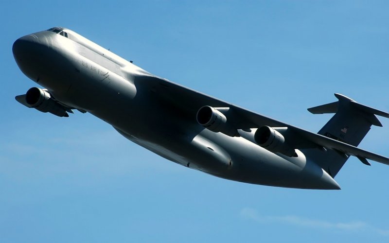 Самолет c17 Galaxy