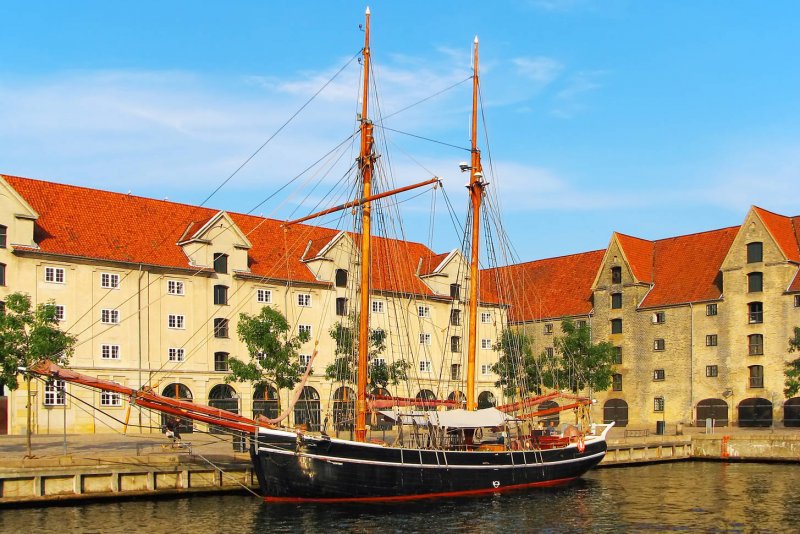 Ship Georg Stage