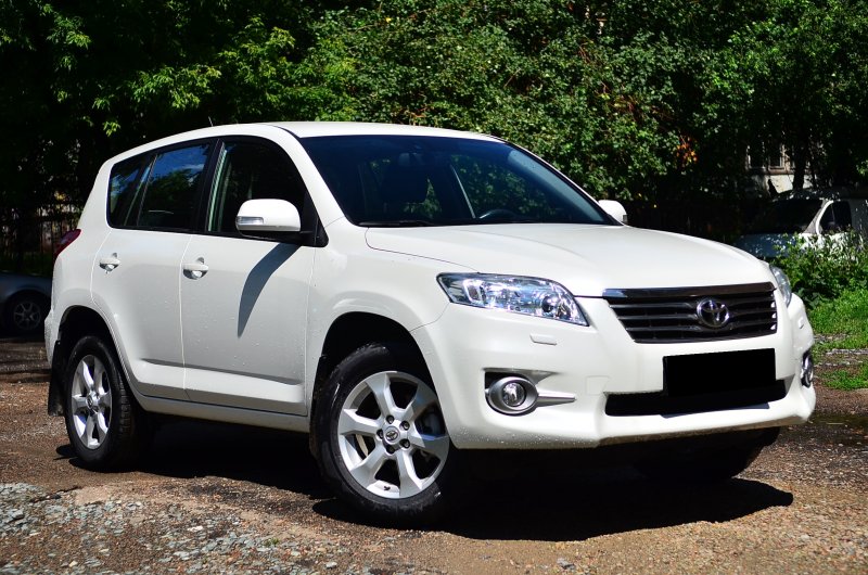 Toyota rav4 белая