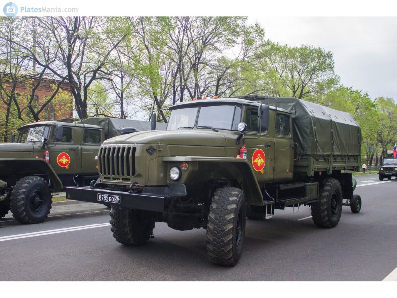 Урал 43206 четырехдверный