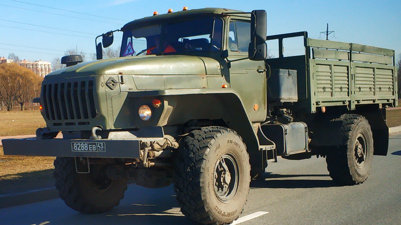 Урал двухосный 43206 самосвал
