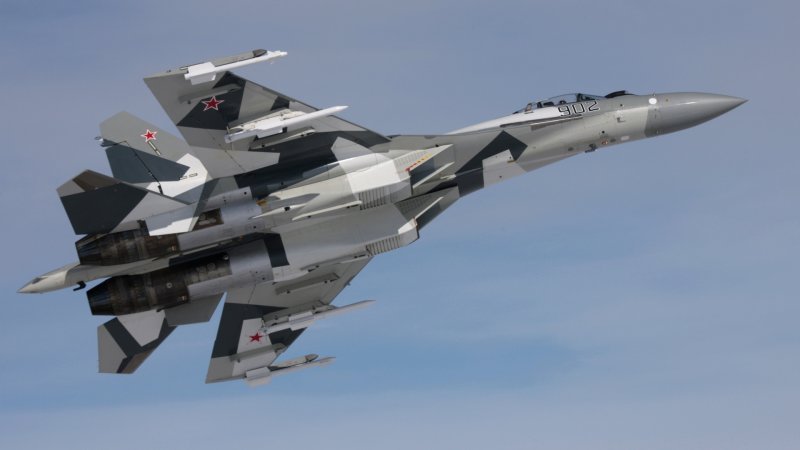 Самолеты ВВС России Су 35