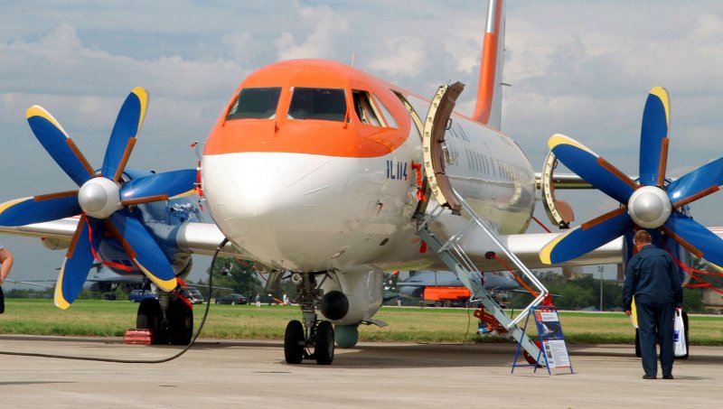 Ил114 900
