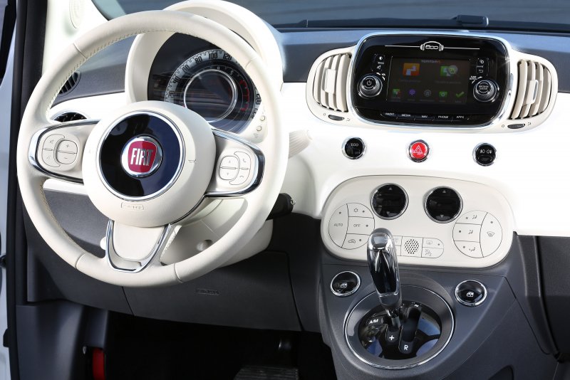 Fiat 500 2016 салон