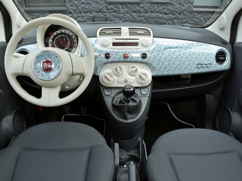 Fiat 500, 2008 салон