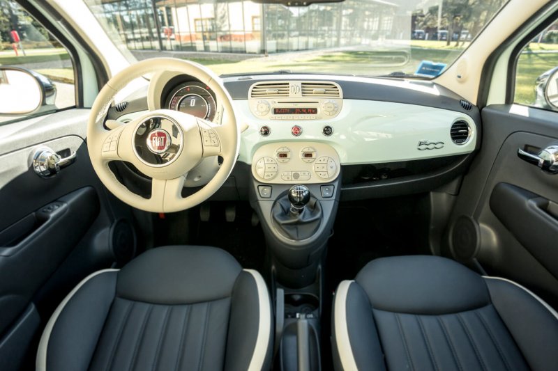 Fiat 500 салон внутри