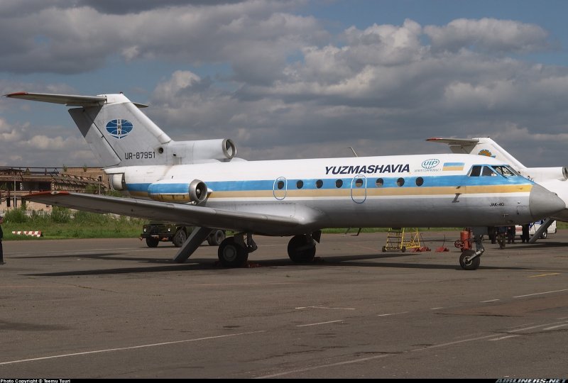 Посадочная фара с як 40