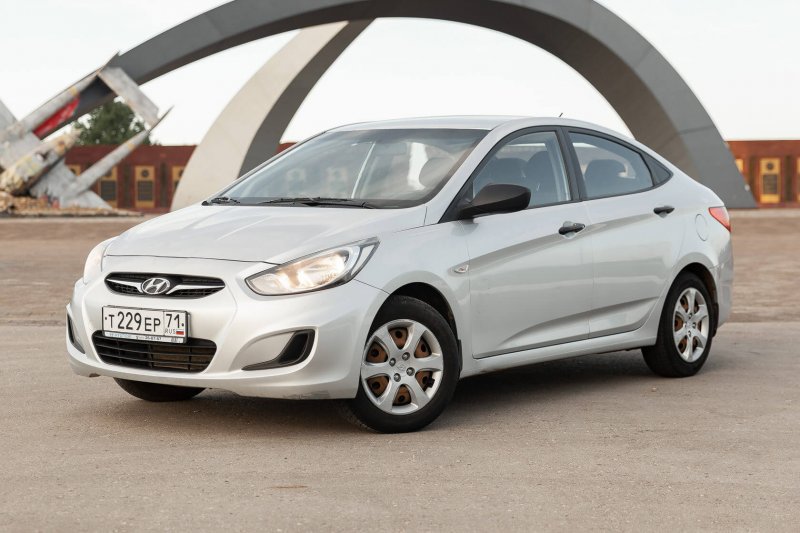 Hyundai Solaris i 2011