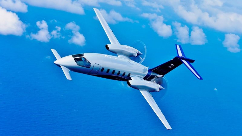 Самолет Piaggio p180 Avanti II