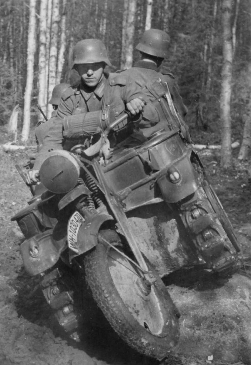 Полугусеничном тягаче NSU НК-101.