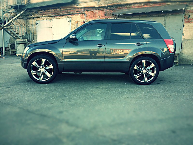 Suzuki Grand Vitara r18