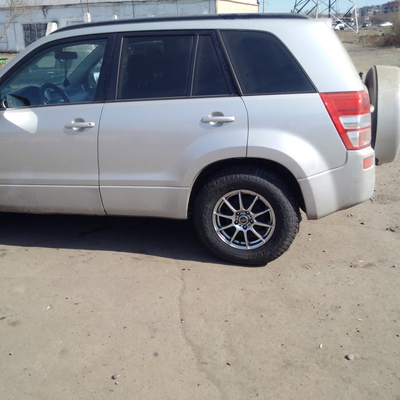 Grand Vitara r16