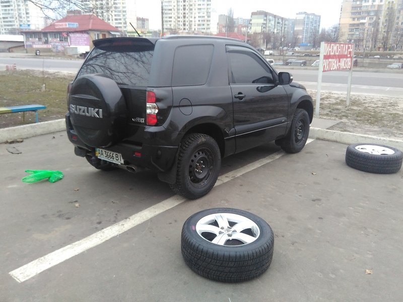Suzuki Vitara 215/55 r17